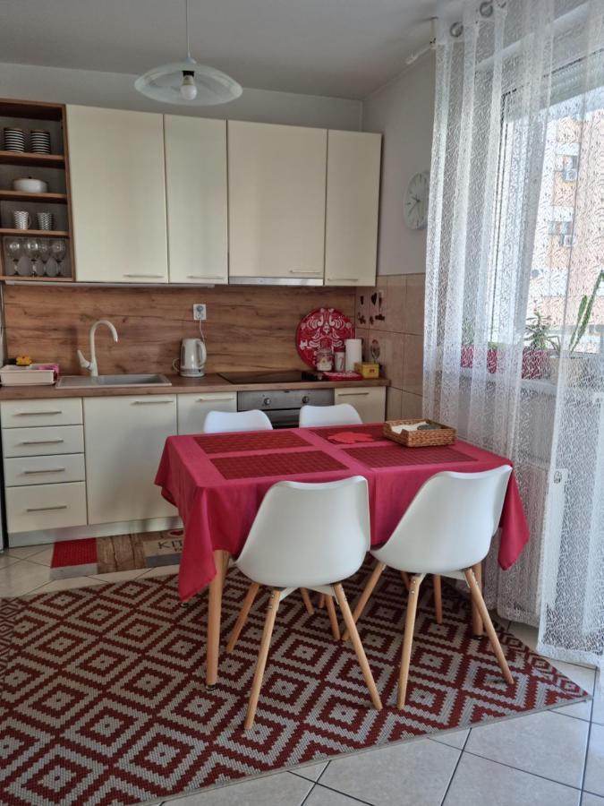 Stan Na Dan "Irina" Banja Luka Apartment Екстериор снимка